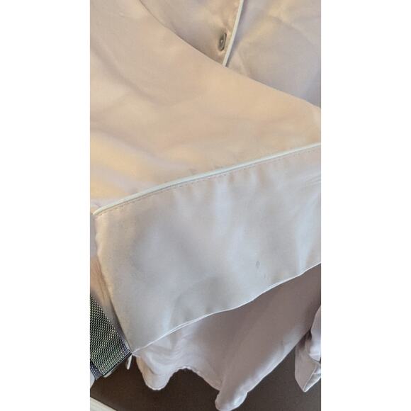 Women's Natori Pink With White Trim Satin Button Up Nightgown Size L EUC Luxury - Picture 4 of 4